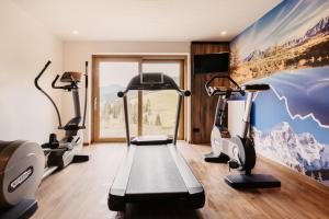 Fitness centrum a/nebo fitness zařízení v ubytování Hotel Neubergerhof