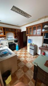 مطبخ أو مطبخ صغير في Samara Bohol City Villa