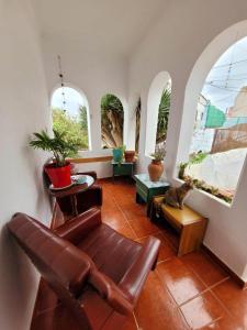 Acoran Family Guests House Firgas with Included Morning Yoga Practice的休息区