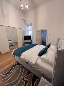 En eller flere senge i et værelse på Joben Residence + 16 billeder