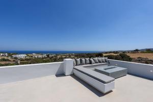 Gallery image of Villa Solevara - luxury villa with Infinity Pool, jacuzzi, cinema room & luxury amenities in Aspro Chorio Paros +32 photos