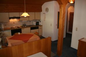 Kuchyň nebo kuchyňský kout v ubytování Haus Oberland