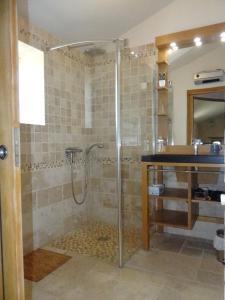 Koupelna v ubytování L'Oratori : chambre l'Authentique