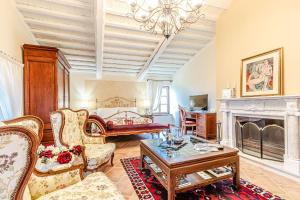 Posedenie v ubytovaní Villa Cedri