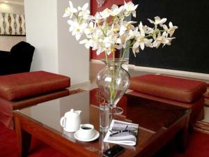 A seating area at Hotel Pappas