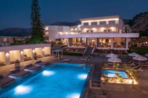Bazén v ubytování Hotel Matheo Villas & Suites nebo v jeho okolí