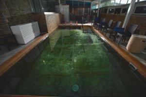 Bazén v ubytování Latchi Escape Hotel and Suites nebo v jeho okolí