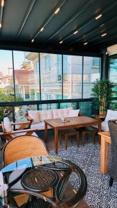 Posezení v ubytování BİLİRİS HOTEL