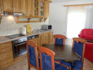 Kjøkken eller kjøkkenkrok på Apartments Ivana