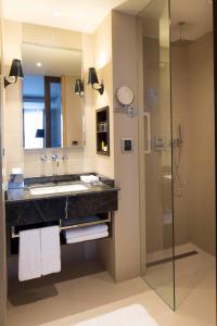 Koupelna v ubytování Skopje Marriott Hotel