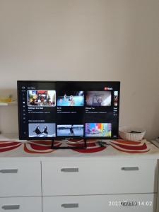 TV a/nebo společenská místnost v ubytování Holiday Home Sulmare