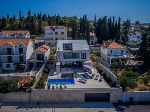 Bazén v ubytování Luxury Villa T&T - Sutivan - Island of Brač nebo v jeho okolí