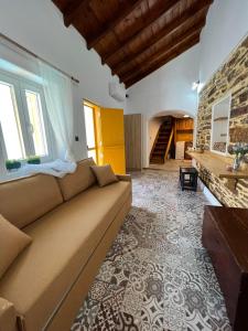 Gambar di galeri bagi Κυθνος Δρυοπίδα, Στούντιο Χατζής di Dhriopís +29 gambar