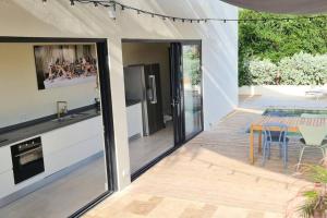 Patio nebo venkovní prostory v ubytování Boutique appartment 4P with PRIVATE POOL, near Jan Thiel & Mambo beach