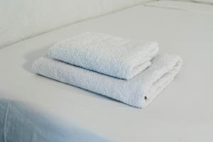 Posteľ alebo postele v izbe v ubytovaní Apartaments Falcó + 37 fotografií