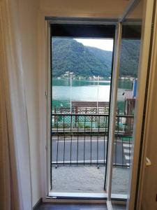 Gallery image of Il Cavallino, sul lago Ceresio in Brusimpiano +37 photos