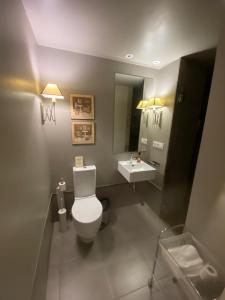 A bathroom at Apartamento Centro Sevilla Guadalquivir