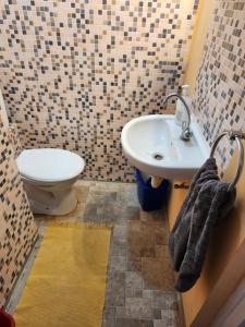 Koupelna v ubytování ORSI Eco apartman Kecskemét