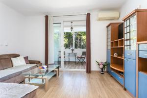 Ruang duduk di Apartments with parking space Solin, Split - 21310