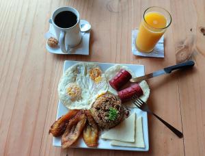 Galeriebild der Unterkunft El Descanso Restaurante y Hotel in Fraijanes