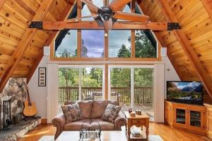 Gallery image of Hibernate at The Little Cub-Inn in Lake Arrowhead