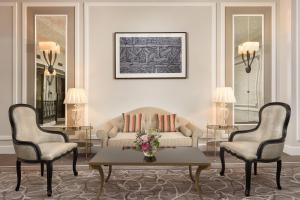 Гостиная зона в Hotel Maria Cristina, a Luxury Collection Hotel, San Sebastian