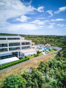 Bazén v ubytování Aparthotel Joel nebo v jeho okolí