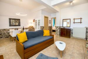 Posedenie v ubytovaní Golden Sunset Beach Apartment
