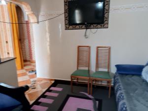 Area tempat duduk di Kasbah Oualidia