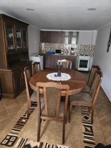 Kuchyň nebo kuchyňský kout v ubytování Apartman DUNJA