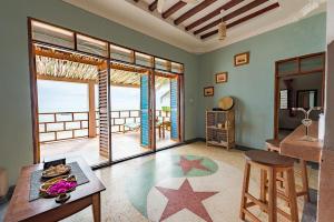 TV a/nebo společenská místnost v ubytování KoMe House