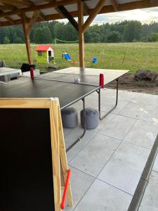 Stolný tenis v ubytovaní Koniec Świata Stare Sady alebo v jeho okolí