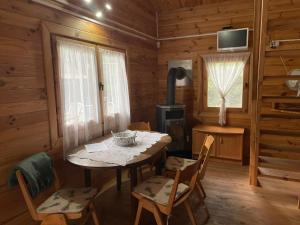 Telewizja i/lub zestaw kina domowego w obiekcie Wypoczynek Hnatczak