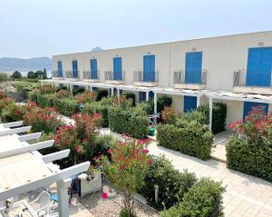 Photo de la galerie de l'établissement CALA AZZURRA MACARI Bed and Breakfast and Holidays House, à Macari