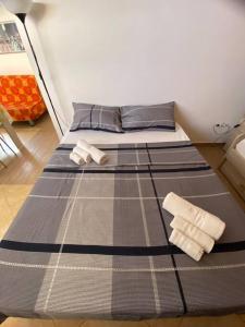 เตียงในห้องที่ Loft Ricadi da amare a due passi da Tropea con WiFi e barbecue