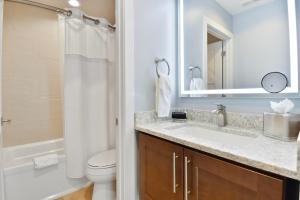 Koupelna v ubytování Ski-in/Ski-out, Stunning Top Floor Condo at Park City Base, Professionally Decorated Luxury 5BR + 89 fotografií