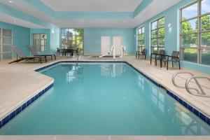 Bazén v ubytování SpringHill Suites by Marriott Portland Vancouver nebo v jeho okolí