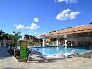 Bazén v ubytování Caldas Novas Lacqua Diroma nebo v jeho okolí