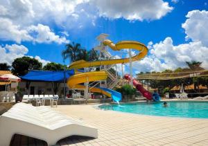 Bazén v ubytování Caldas Novas Lacqua Diroma nebo v jeho okolí + 16 fotografií