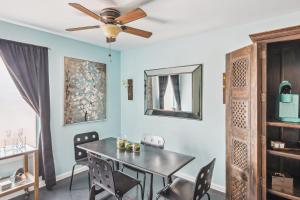 ダラスにあるDallas Condo with Pool Access about 4 Mi to Downtown!のギャラリーの写真