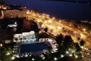 Бассейн в Turismo Hotel Casino или поблизости