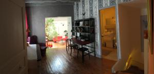 Kuchyň nebo kuchyňský kout v ubytování Cocon Familial - Gîte De Charme