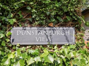 恩布尔顿Dunstanburgh View的相册照片