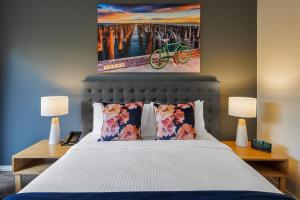 Kimberley Gardens Hotel, Serviced Apartments and Serviced Villas客房内的一张或多张床位
