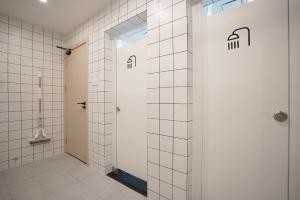 Un baño de Travel of Swan International Hostel