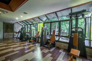 Fitness centrum a/nebo fitness zařízení v ubytování La Vintage Resort - Patong, Phuket