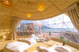 Příroda nedaleko luxury tent