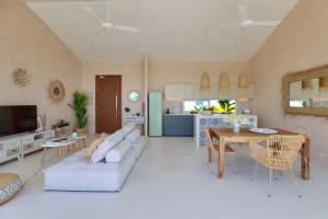 Kuchyň nebo kuchyňský kout v ubytování Exotic Seaview villa