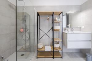 Koupelna v ubytování Amandula - Appt climatisé vue mer + 6 fotografií