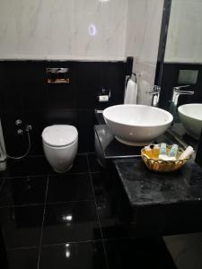 Un baño de Royal Qatar Hotel